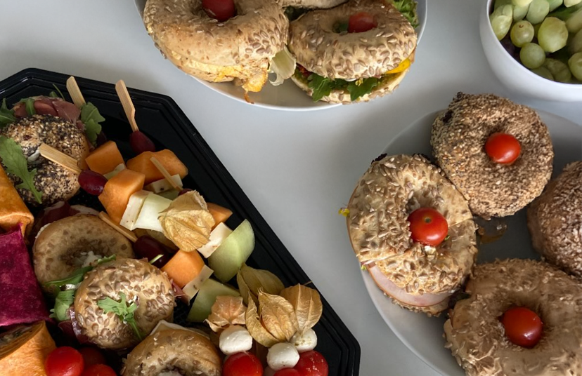 Lecker dekorierte Bagles